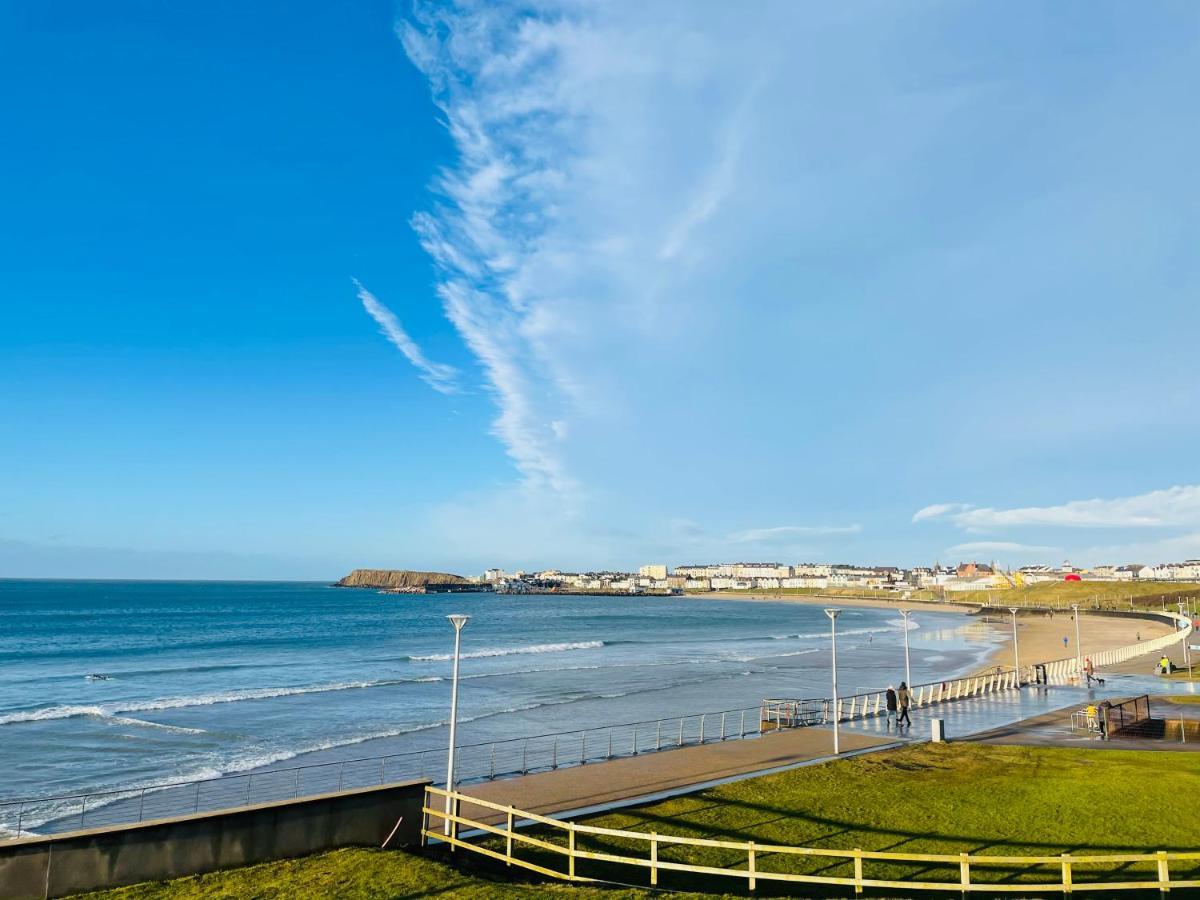 Luxurious Beach Front Apartment In Portrush Exterior photo